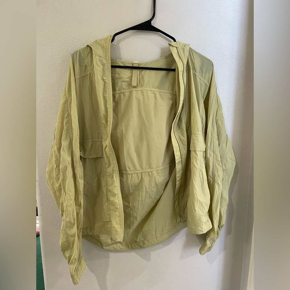 LULULEMON windbreaker